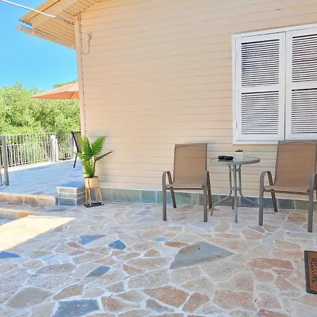 Holiday home Pantelatos Poulata